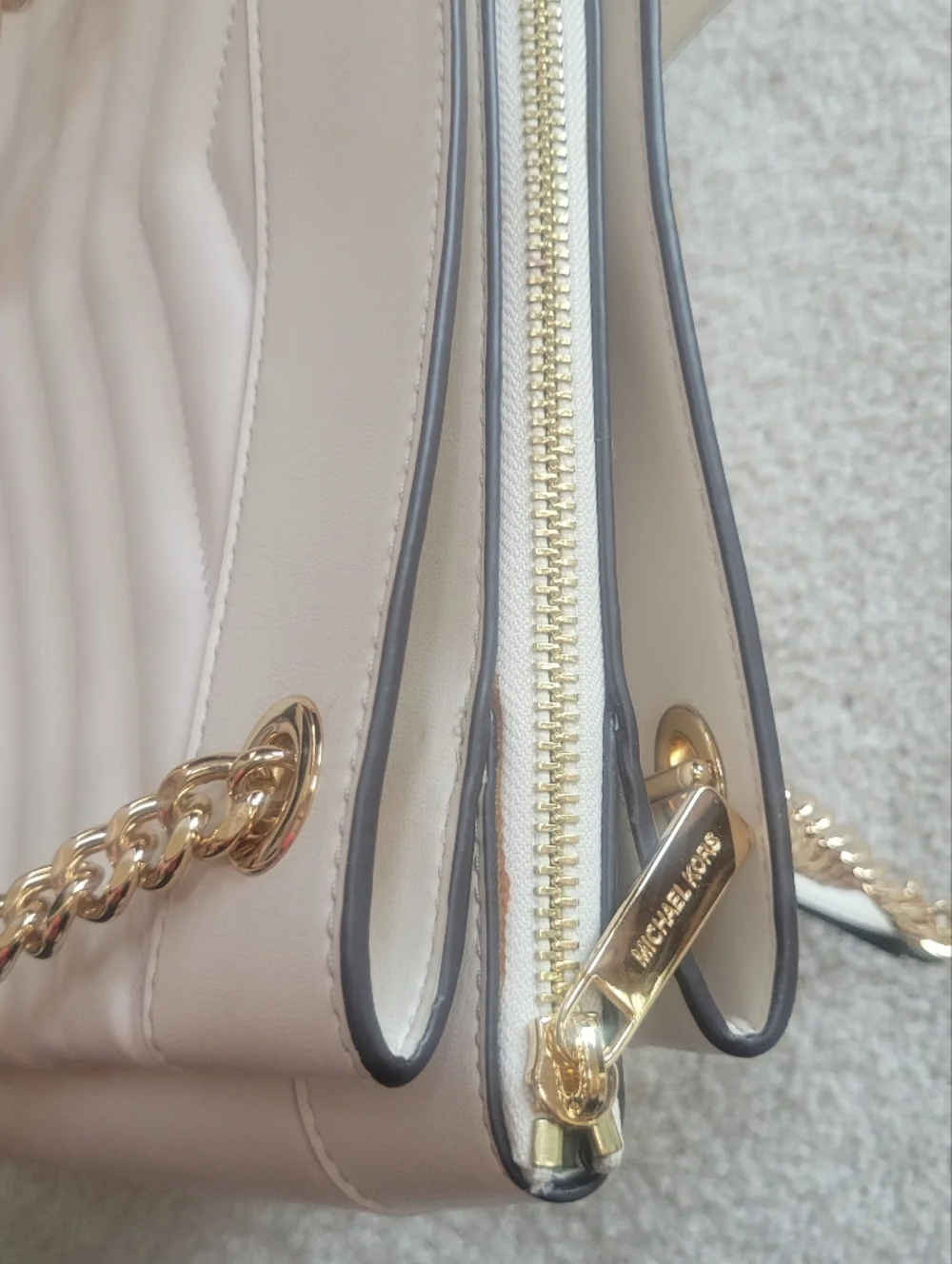 Chic Michael Kors Whitney Light Cream Quilted Leather Medium Chain Shoulder Tote